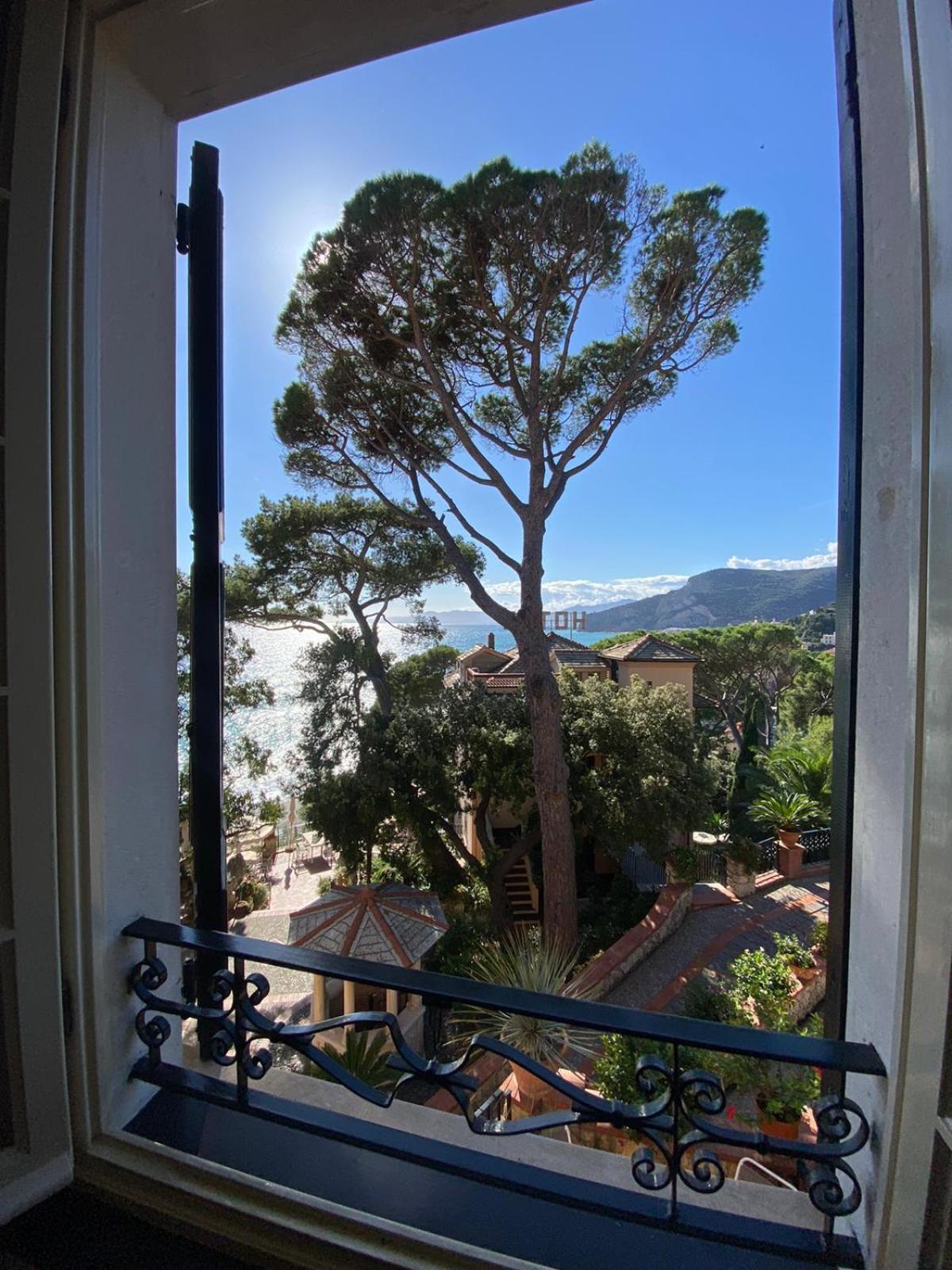 Hotel Punta Est Finale Ligure Exterior foto
