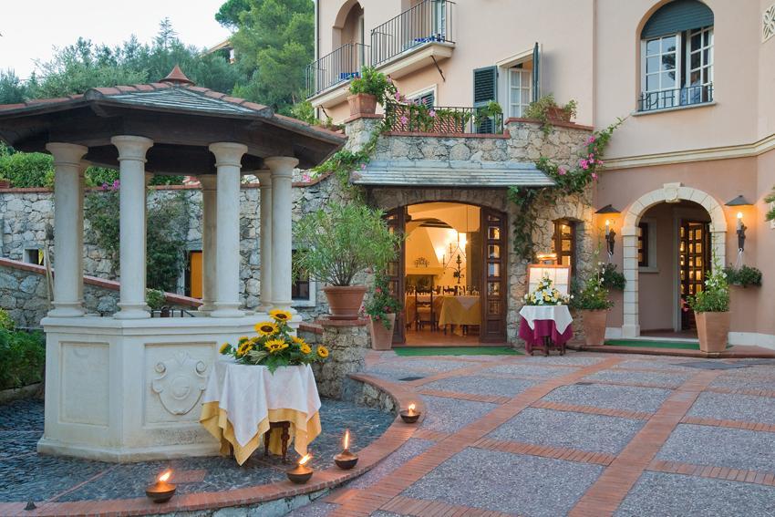 Hotel Punta Est Finale Ligure Exterior foto