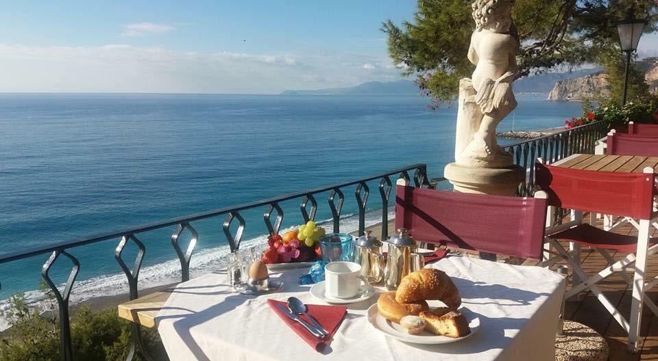 Hotel Punta Est Finale Ligure Exterior foto