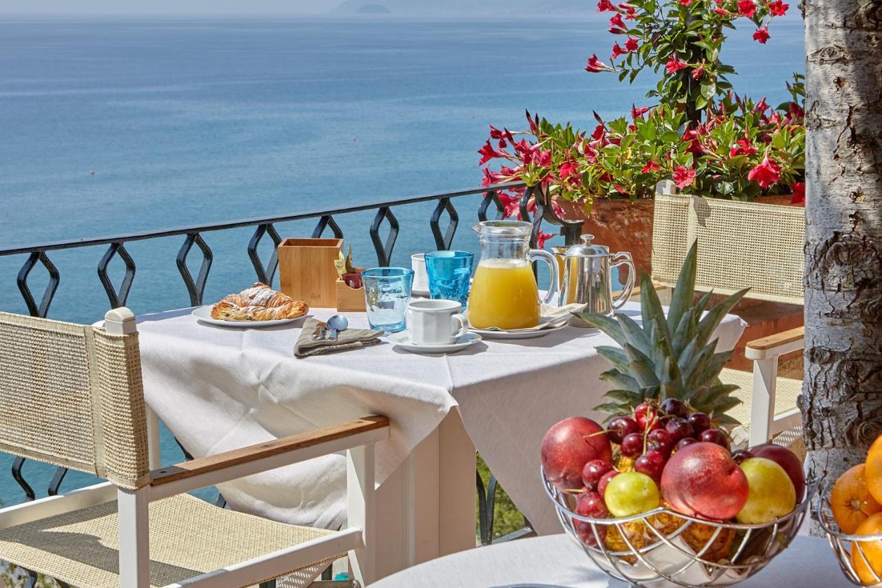 Hotel Punta Est Finale Ligure Exterior foto