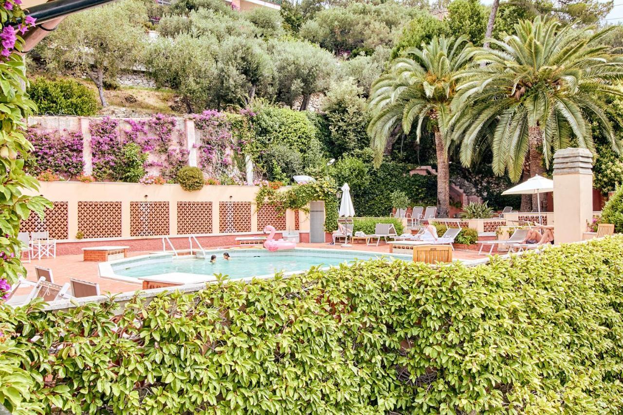 Hotel Punta Est Finale Ligure Exterior foto